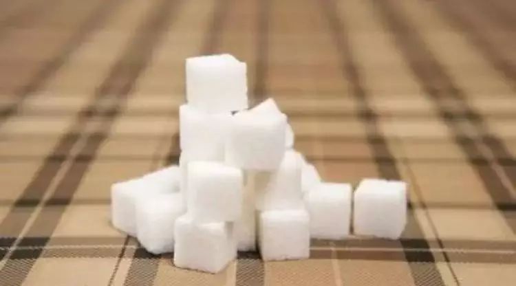 How to light a sugar cube?