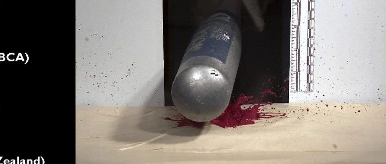 Website recommendation: blood spatter everywhere! See how the blood stains are produced.